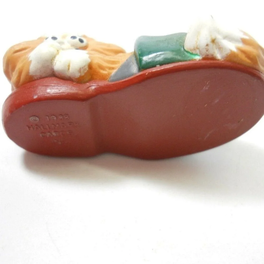 Cat Hallmark Merry Miniature 1988 Kitten/Cat in Slipper